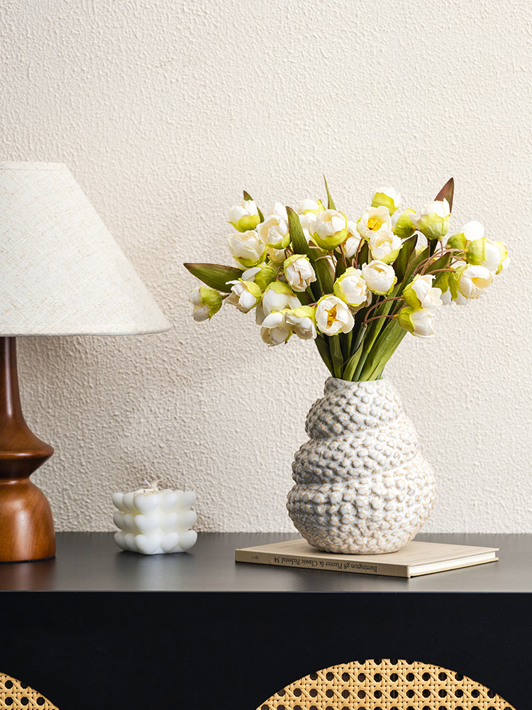 Vase en Céramique Conque Égéenne | Art Sculptural Organique Texturé à la Main