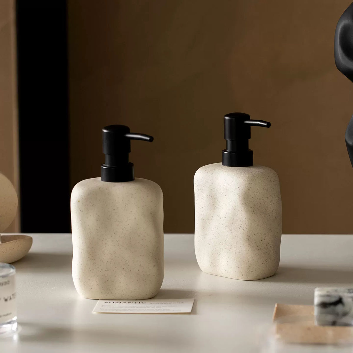 Organischer Wabi-Sabi Keramik Seifenspender