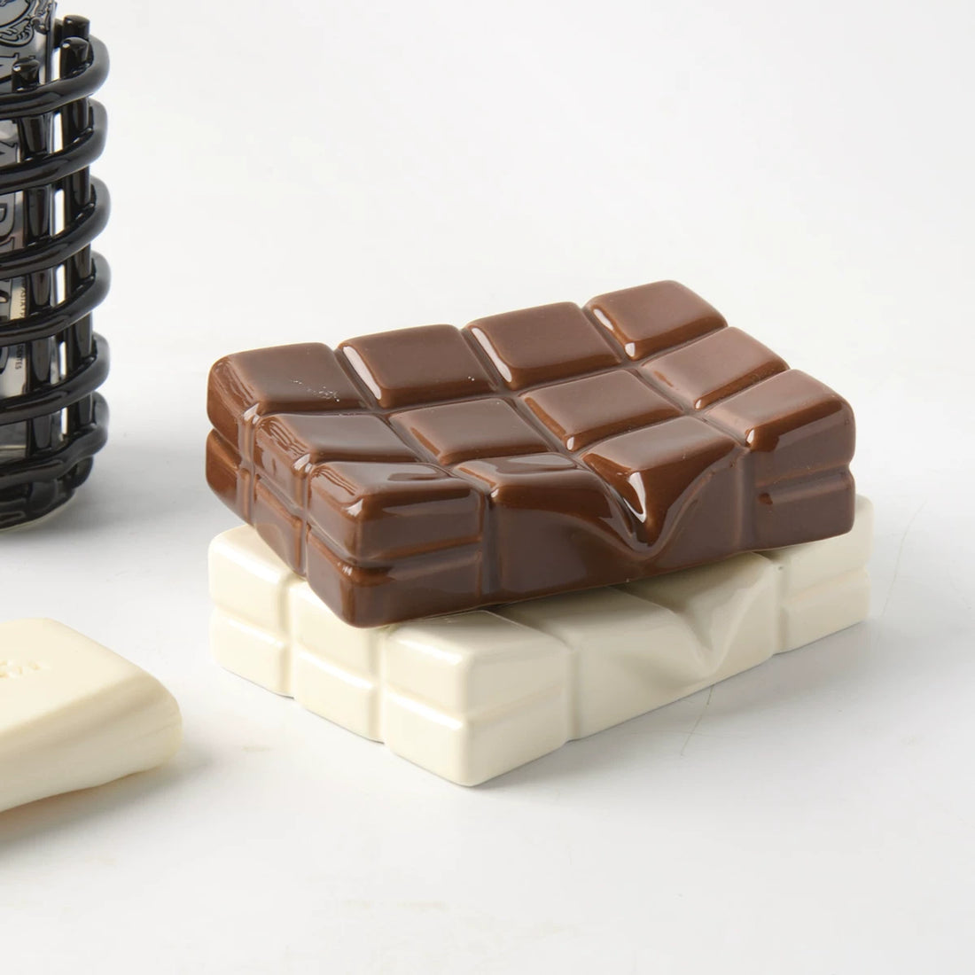 Porte-savon en céramique chocolat fondant sculptural | Accent Pop Art
