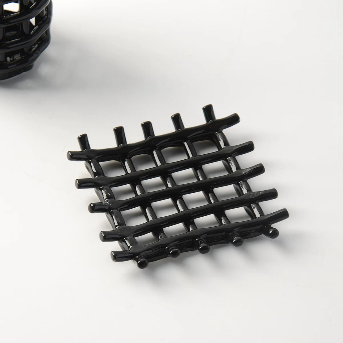 Minimalist Woven Lattice Ceramic Soap Dish | Breathable Self-Draining Tray