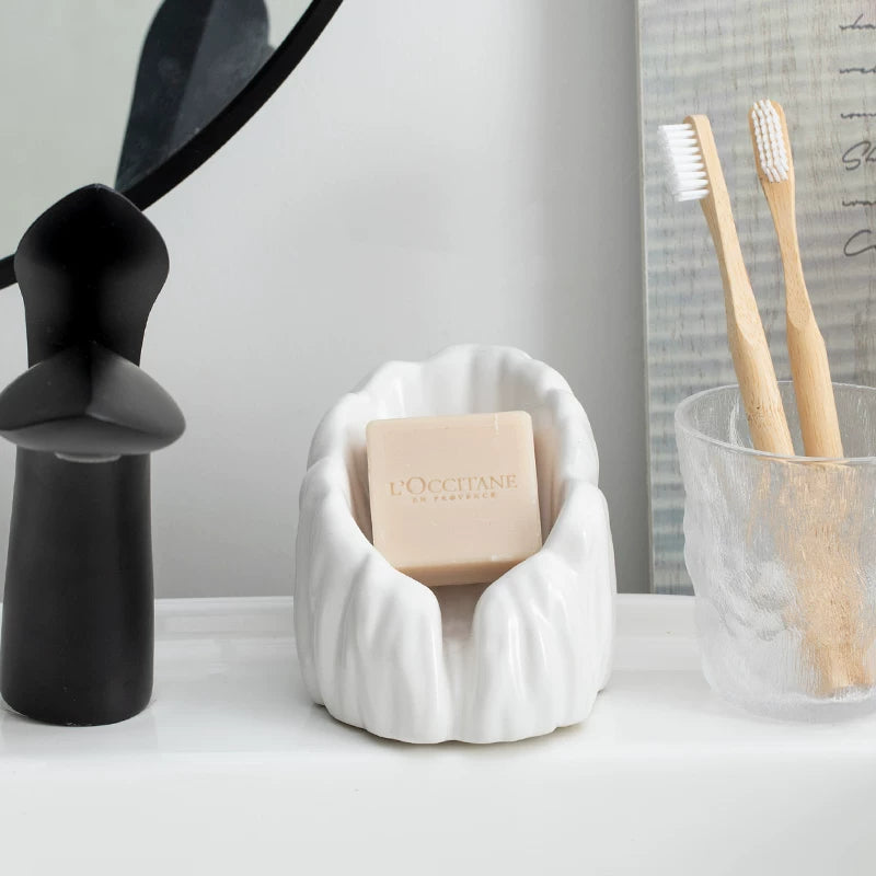 Porte-savon sculptural en céramique crag | Plateau drainant vertical par gravité