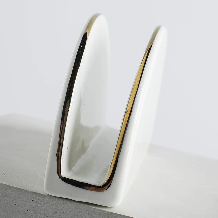 Porte-serviettes en céramique minimaliste arquée | Support artisanal bord doré métallique