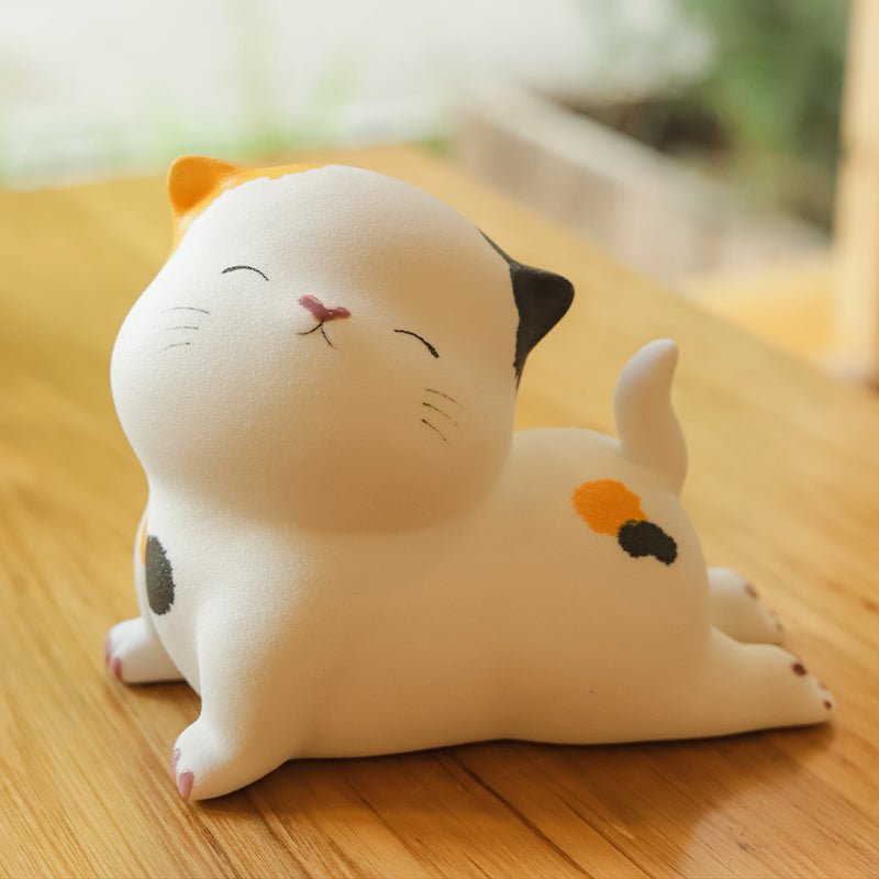 Handcrafted Calico Cat Figurine – A Sweet Touch of Warmth & Whimsy
