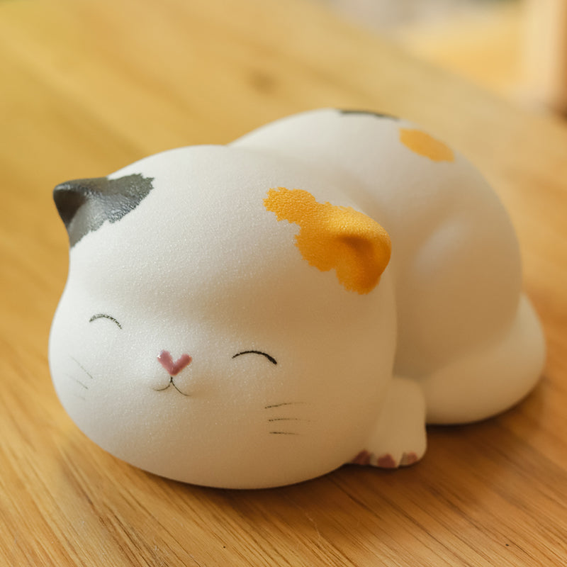 Handcrafted Calico Cat Figurine – A Sweet Touch of Warmth & Whimsy