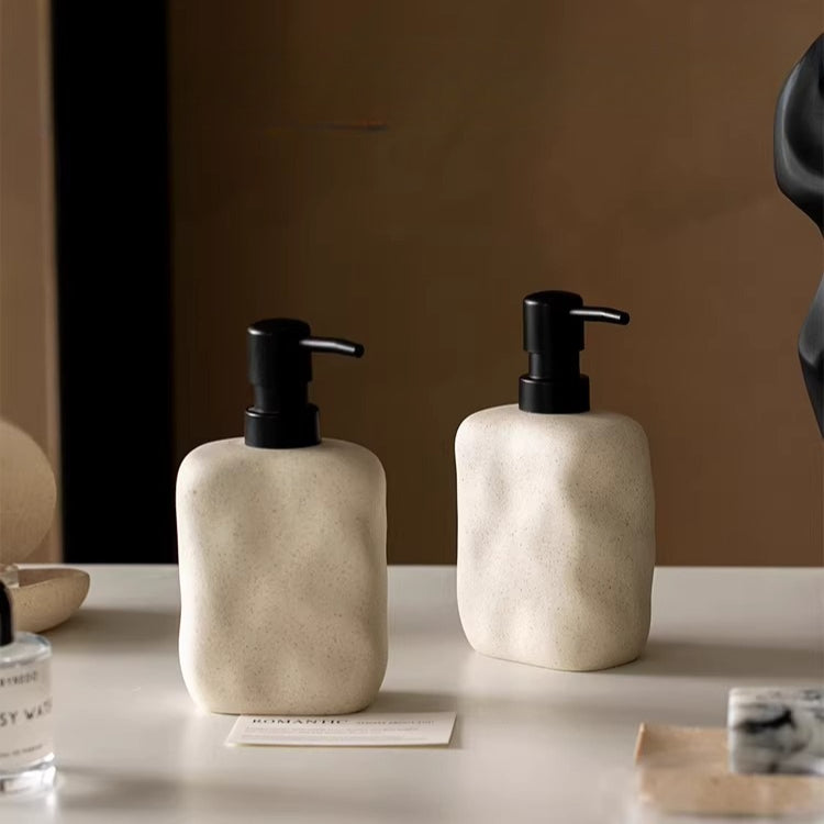 Distributeur de savon en céramique organique Wabi-Sabi